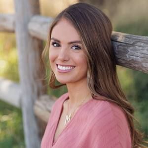 Meet your Posher, Malia